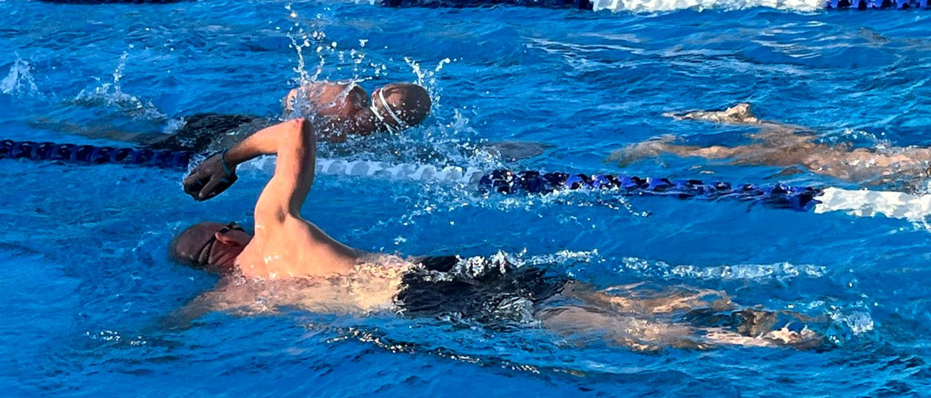 אימוני שחייה קבוצתיים